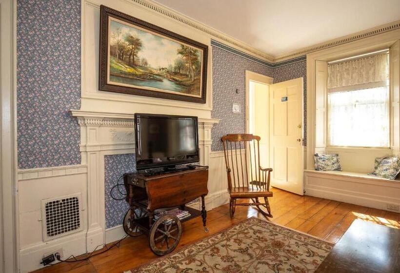 Номер Стандартный Кровать Куин, Clark Currier Inn
