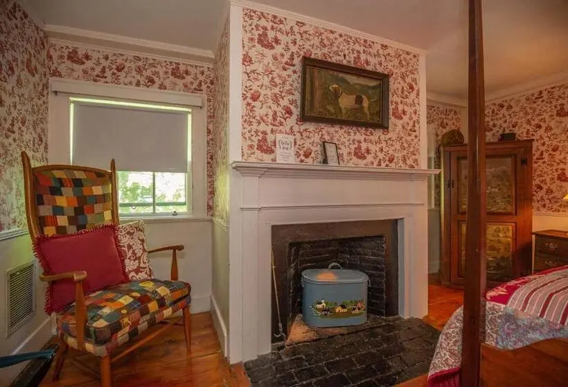 クイーンサイズベッドのスタンダードルーム, Clark Currier Inn
