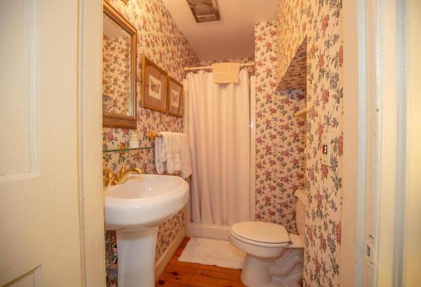 غرفة بريميوم, Clark Currier Inn