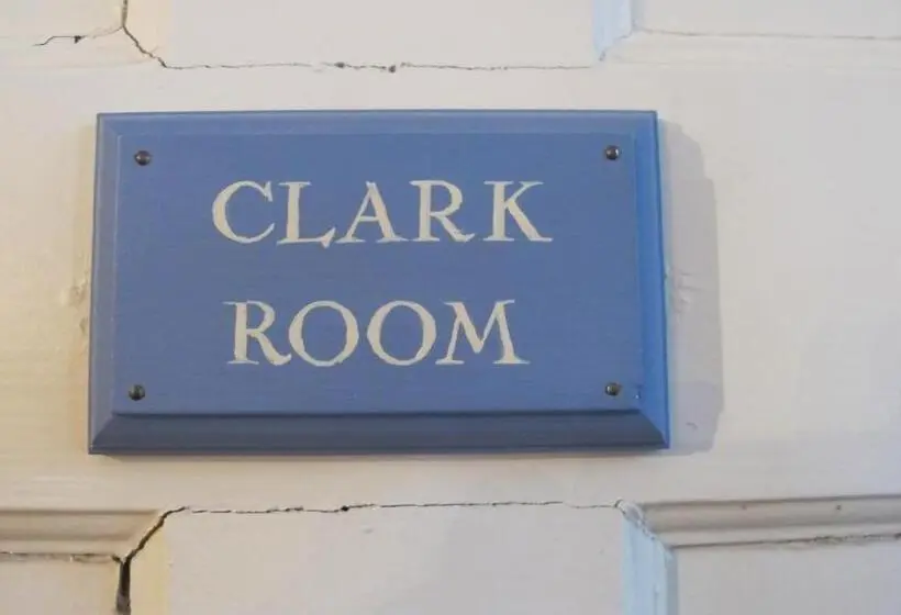 プレミアムルーム, Clark Currier Inn