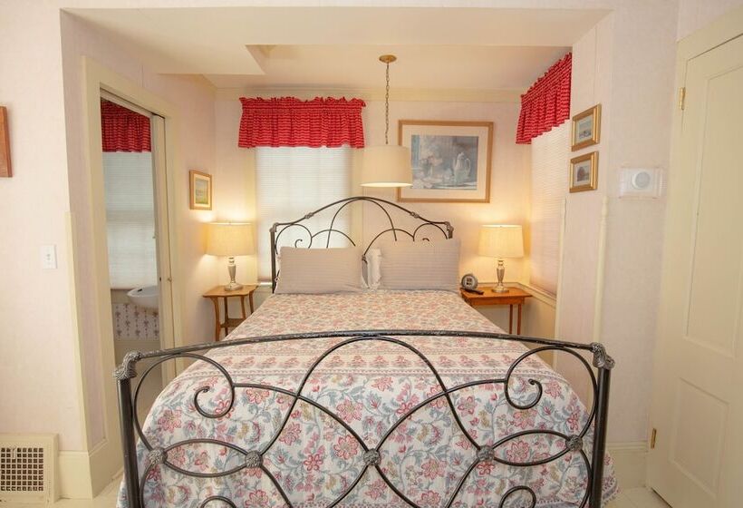 标准间, Clark Currier Inn