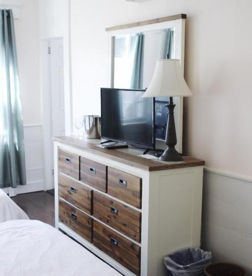 带2个双人床的标准工作室, Copper Swan