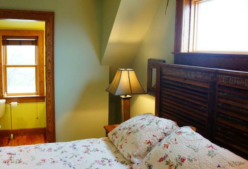 标准间, Stone Hill Overlook