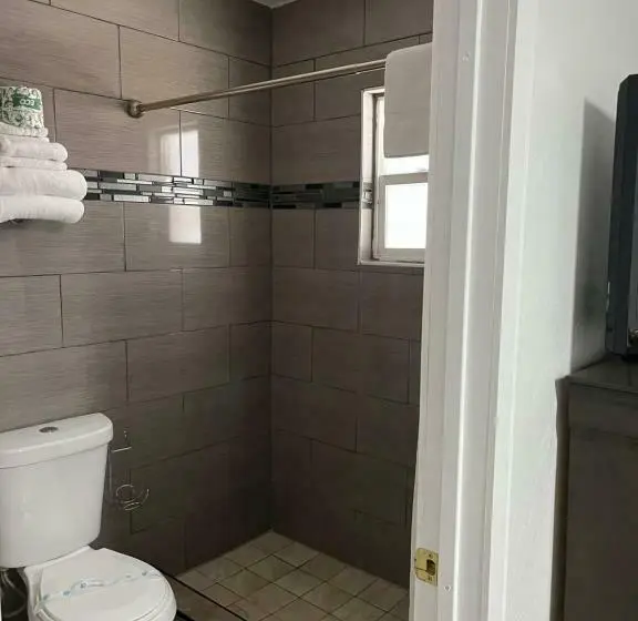 Standard Yhden Hengen Huone, Holiday Motel