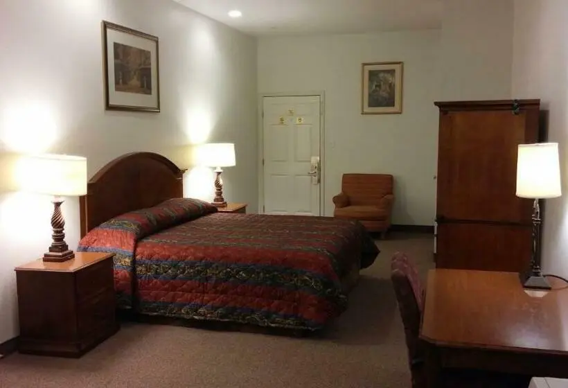Deluxe Suite King Bed, Country Regency Inn & Suites