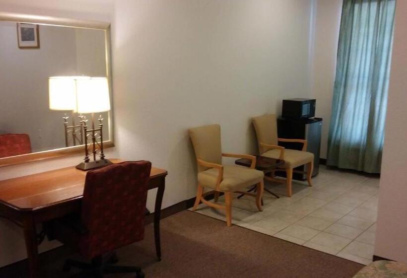 Люкс Повышенной Комфортности, Country Regency Inn & Suites