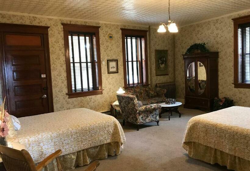 غرفة قياسية سرير ملكى, Cripple Creek Hospitality House & Travel Park