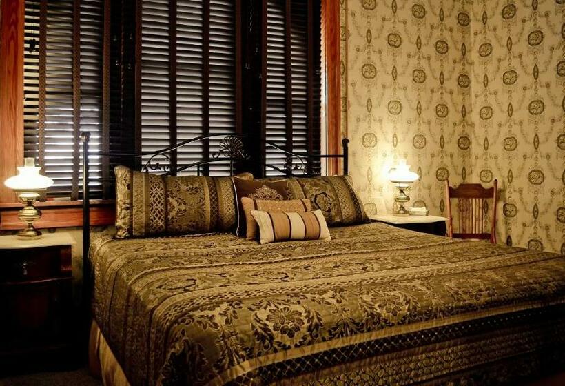 غرفة قياسية سرير كينج, Cripple Creek Hospitality House & Travel Park