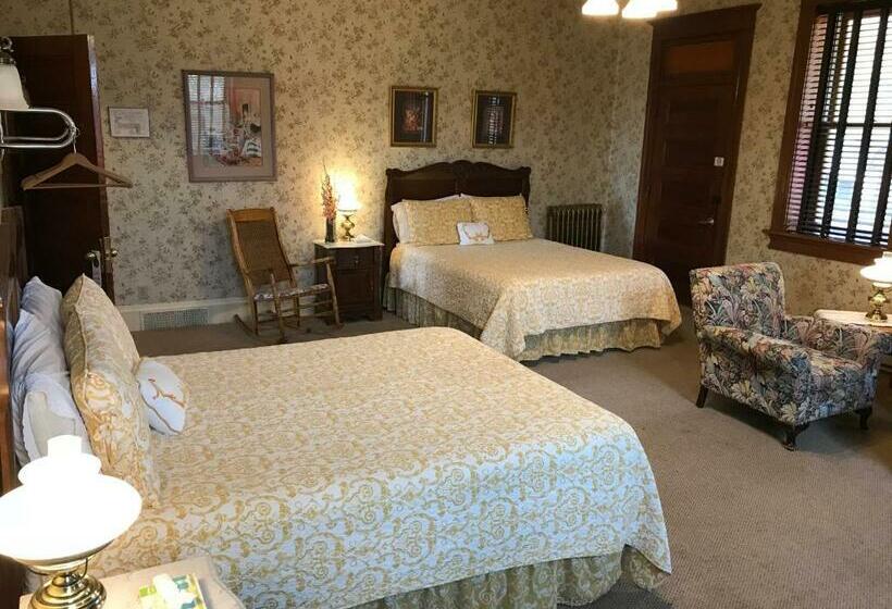 غرفة قياسية سرير ملكى, Cripple Creek Hospitality House & Travel Park