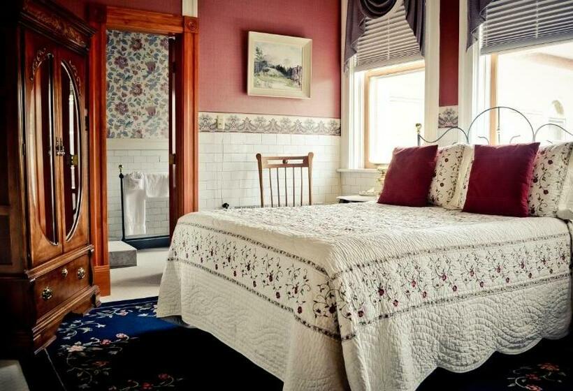 غرفة قياسية سرير ملكى, Cripple Creek Hospitality House & Travel Park