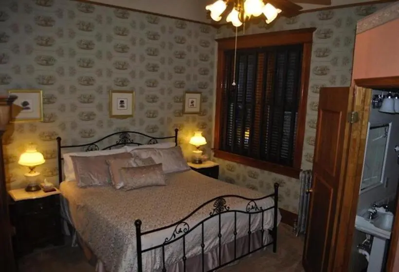 キングサイズベッドのスタンダードルーム, Cripple Creek Hospitality House & Travel Park