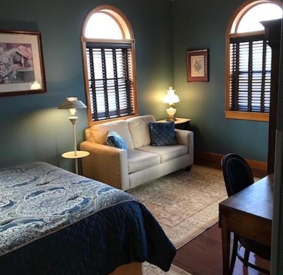 غرفة قياسية سرير ملكى, Cripple Creek Hospitality House & Travel Park