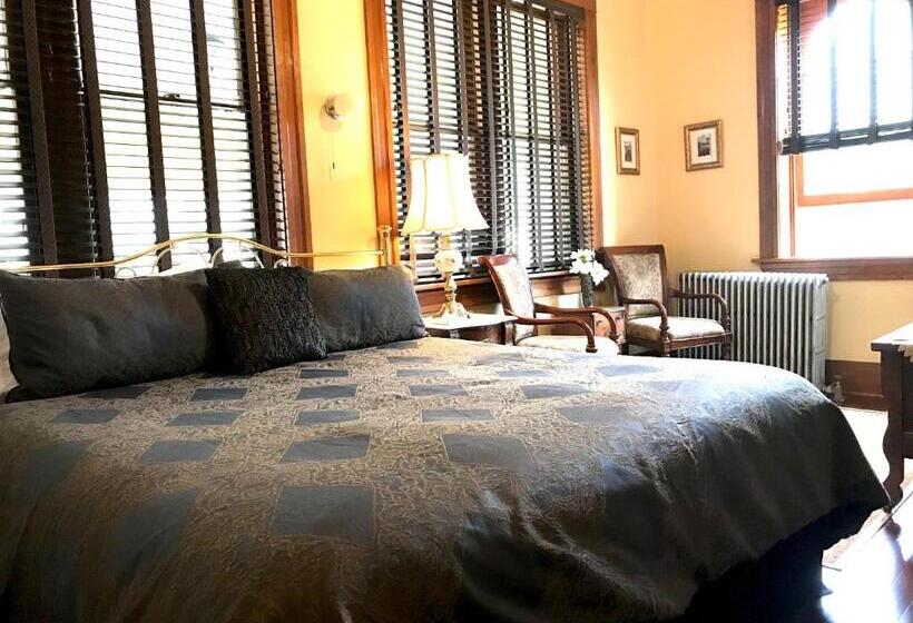 غرفة قياسية سرير كينج, Cripple Creek Hospitality House & Travel Park