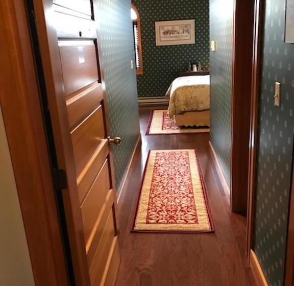 غرفة قياسية سرير ملكى, Cripple Creek Hospitality House & Travel Park