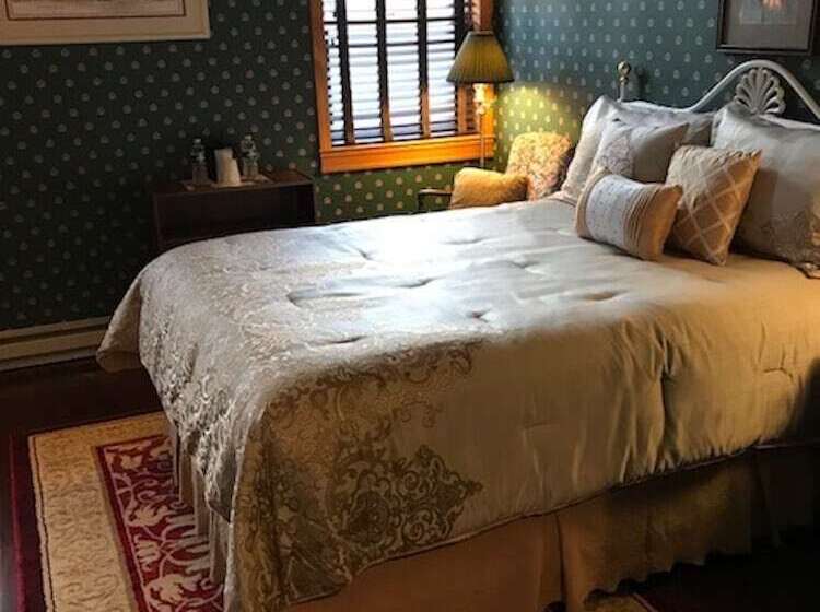 غرفة قياسية سرير ملكى, Cripple Creek Hospitality House & Travel Park