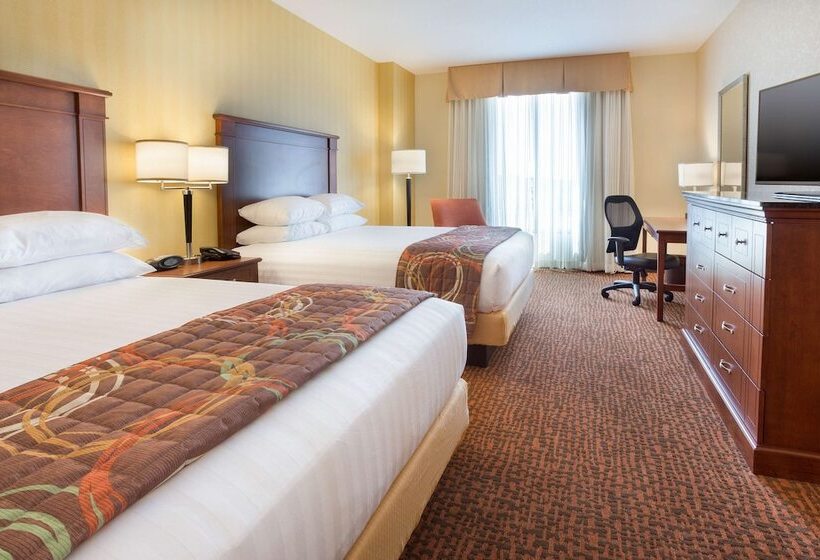 חדר דלוקס מותאם לאנשים עם מוגבלויות, Drury Plaza Hotel Mt Vernon