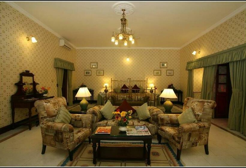 Номер Deluxe, Gajner Palace Heritage By Hrh Group Of Hotels