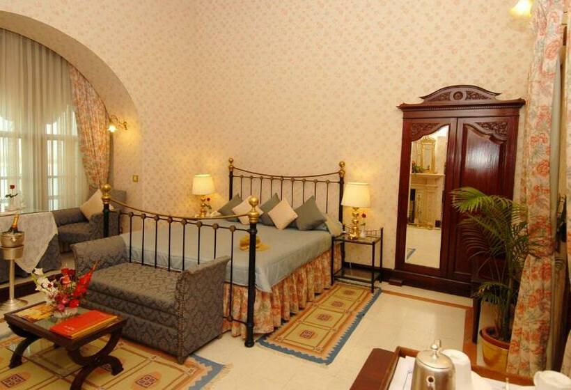 Люкс, Gajner Palace Heritage By Hrh Group Of Hotels