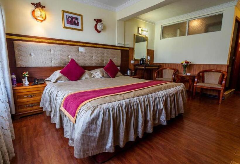 اتاق لوکس, Little Tibet Resort Mall Road