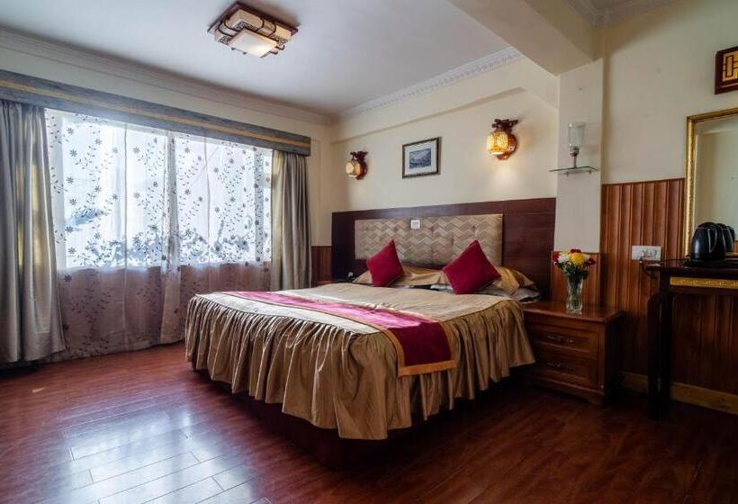 اتاق لوکس, Little Tibet Resort Mall Road