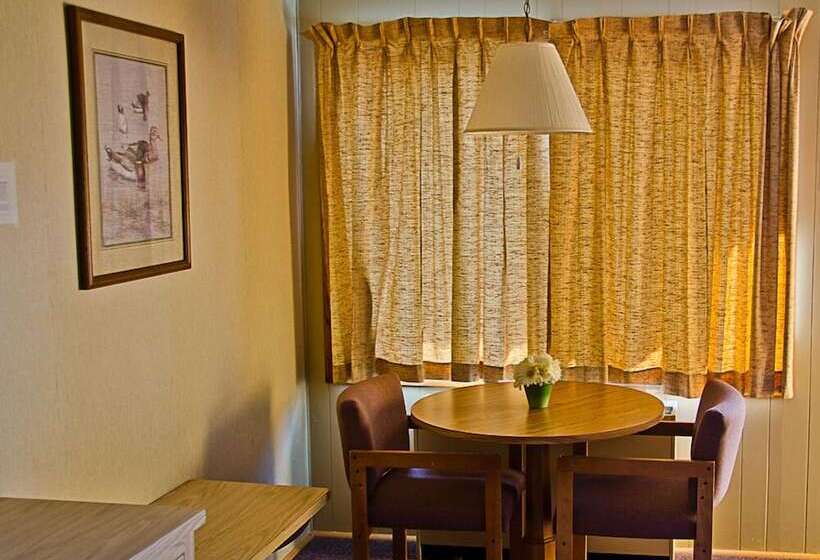 Номер Стандарт 2 Двуспальные Кровати, Inn Town Motel