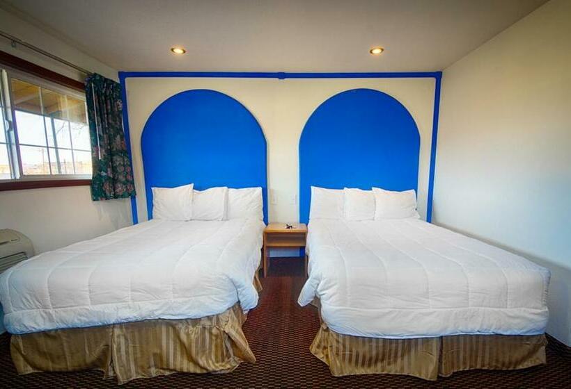 Номер Стандарт 2 Двуспальные Кровати, Budget Inn