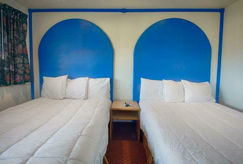 Номер Стандарт 2 Двуспальные Кровати, Budget Inn