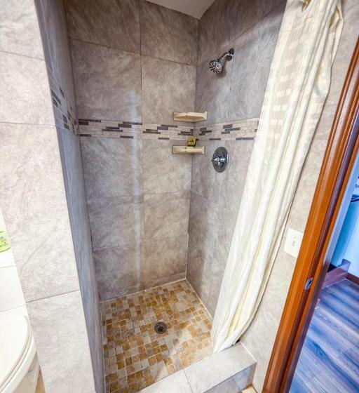 Номер Стандарт 2 Двуспальные Кровати, Budget Inn