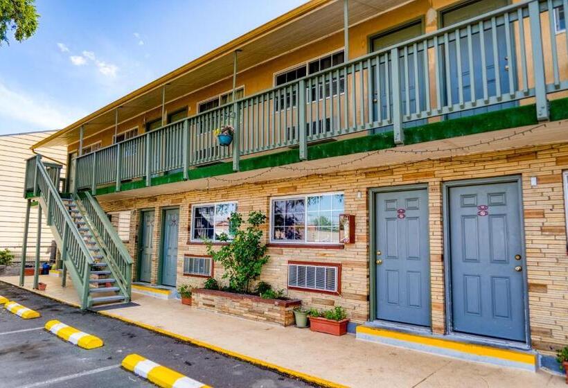 Номер Стандарт 2 Двуспальные Кровати, Budget Inn