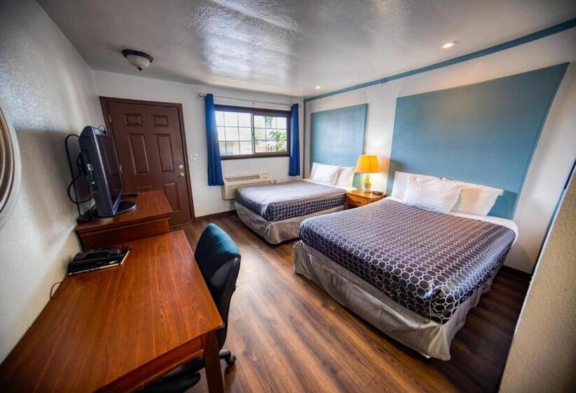 Номер Стандарт 2 Двуспальные Кровати, Budget Inn