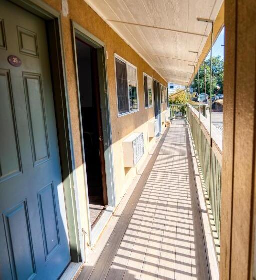 Стандартный Номер Кровать Кинг, Budget Inn