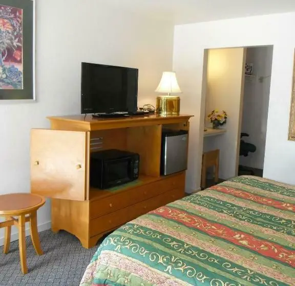 キングサイズベッドのスタンダードルーム, Colusa Riverside Inn