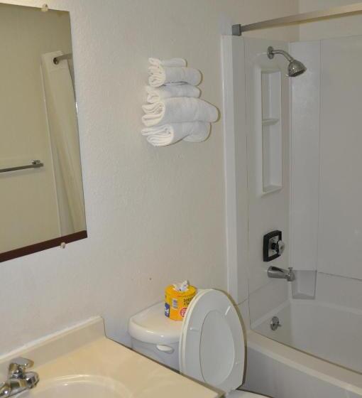 스탠다드 룸 더블 침대 2개, Heritage Inn