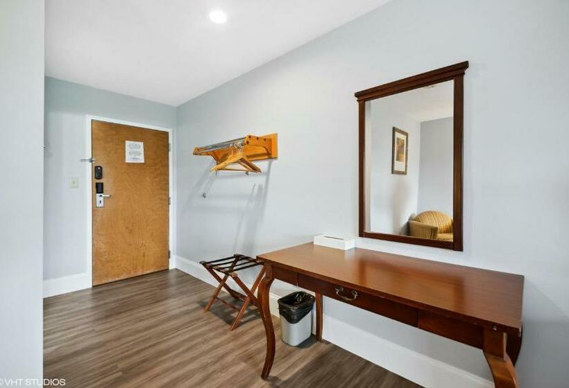 غرفة قياسية سرير كينج, My Hometown Inn