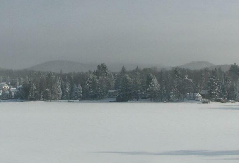 חדר סטנדרט עם מיטת קווין, Pine Knoll Hotel Lakeside Lodge & Cabin