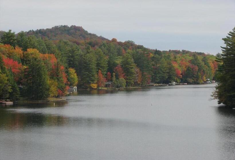 בקתה, Pine Knoll Hotel Lakeside Lodge & Cabin