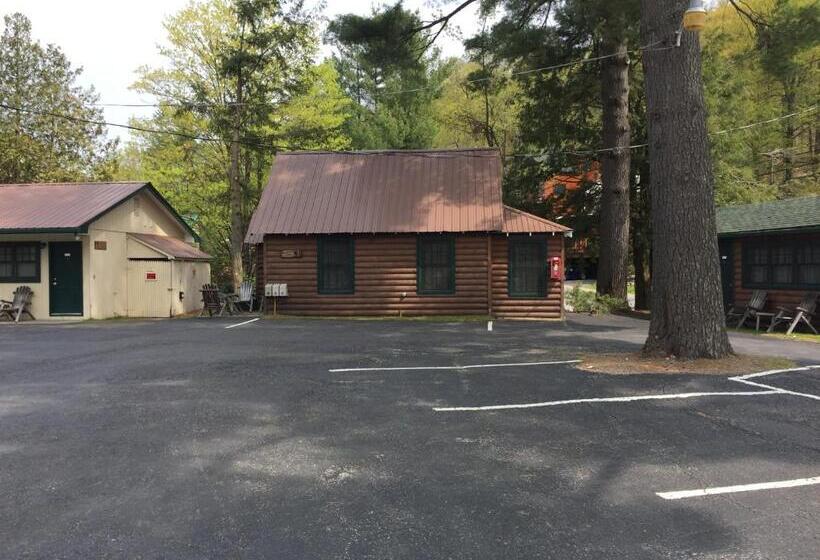 חדר דלוקס לארבעה, Pine Knoll Hotel Lakeside Lodge & Cabin