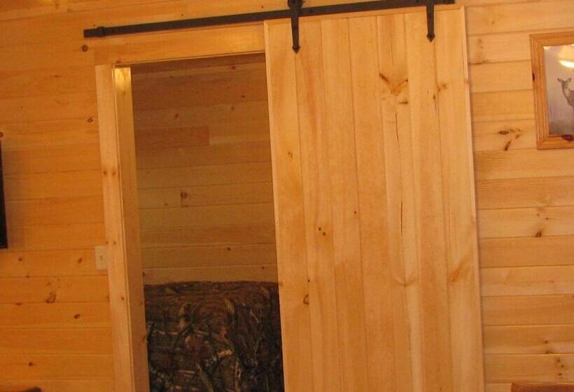 חדר דלוקס לארבעה, Pine Knoll Hotel Lakeside Lodge & Cabin