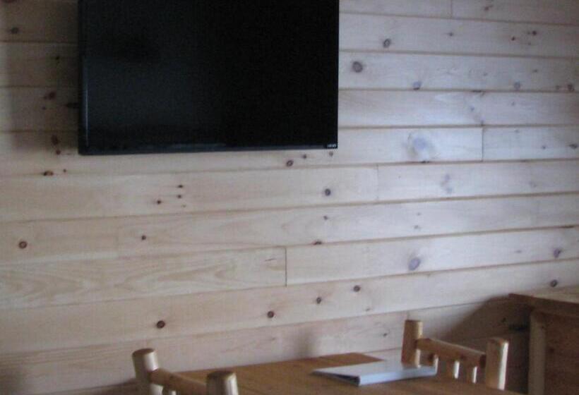 חדר סטנדרט עם מיטת קווין, Pine Knoll Hotel Lakeside Lodge & Cabin