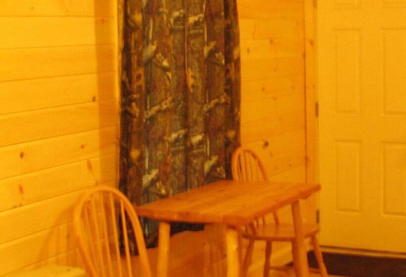חדר דלוקס לארבעה, Pine Knoll Hotel Lakeside Lodge & Cabin