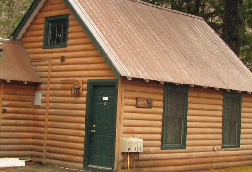 חדר דלוקס לארבעה, Pine Knoll Hotel Lakeside Lodge & Cabin