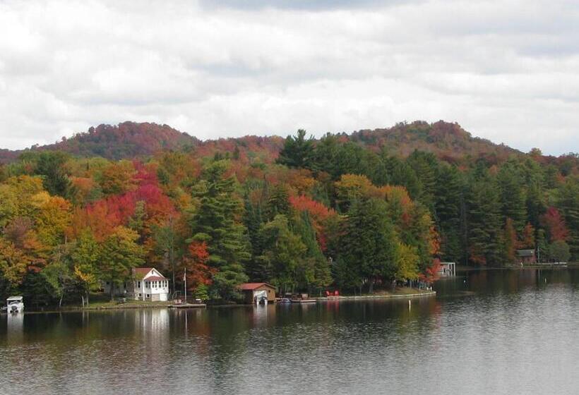 חדר סטנדרט עם מיטת קווין, Pine Knoll Hotel Lakeside Lodge & Cabin