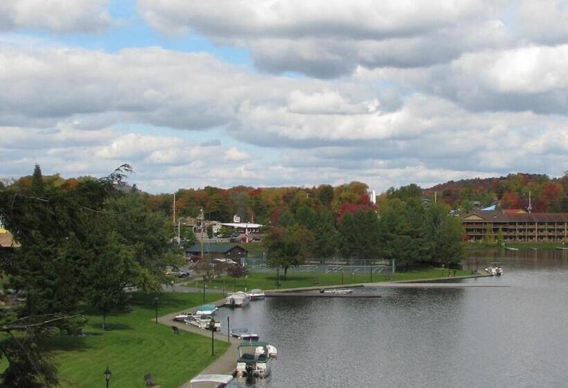 בקתה, Pine Knoll Hotel Lakeside Lodge & Cabin