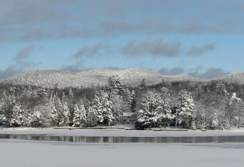 Хижина, Pine Knoll Hotel Lakeside Lodge & Cabin
