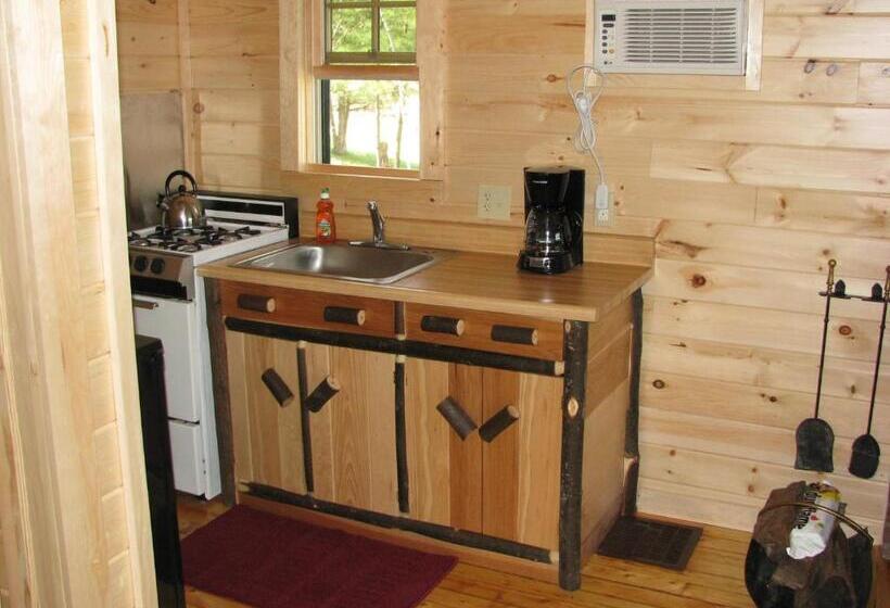 בקתה, Pine Knoll Hotel Lakeside Lodge & Cabin