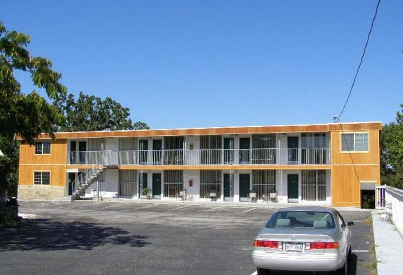 جناح ديلوكس, Twin Lakes Inn