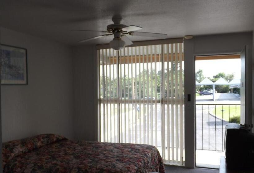 غرفة قياسية مزوَّدة بشُرفة, Twin Lakes Inn