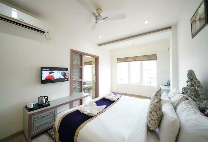 Junior Suite, New Hotel Broadway