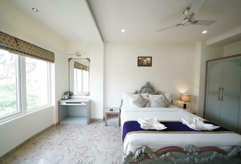 Junior Suite, New Hotel Broadway