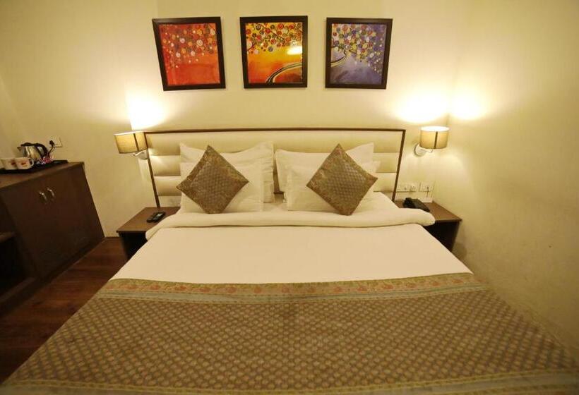 Junior Suite, New Hotel Broadway